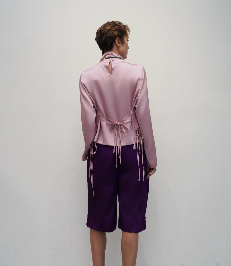 Tứ Thân Capri Pants