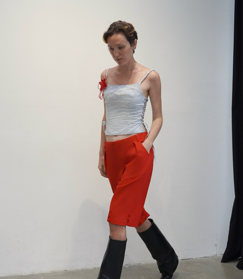 Tứ Thân Capri Pants
